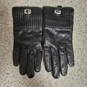 Simon Chang Black Quilted Leather Gloves with Silver Turn-Lock
